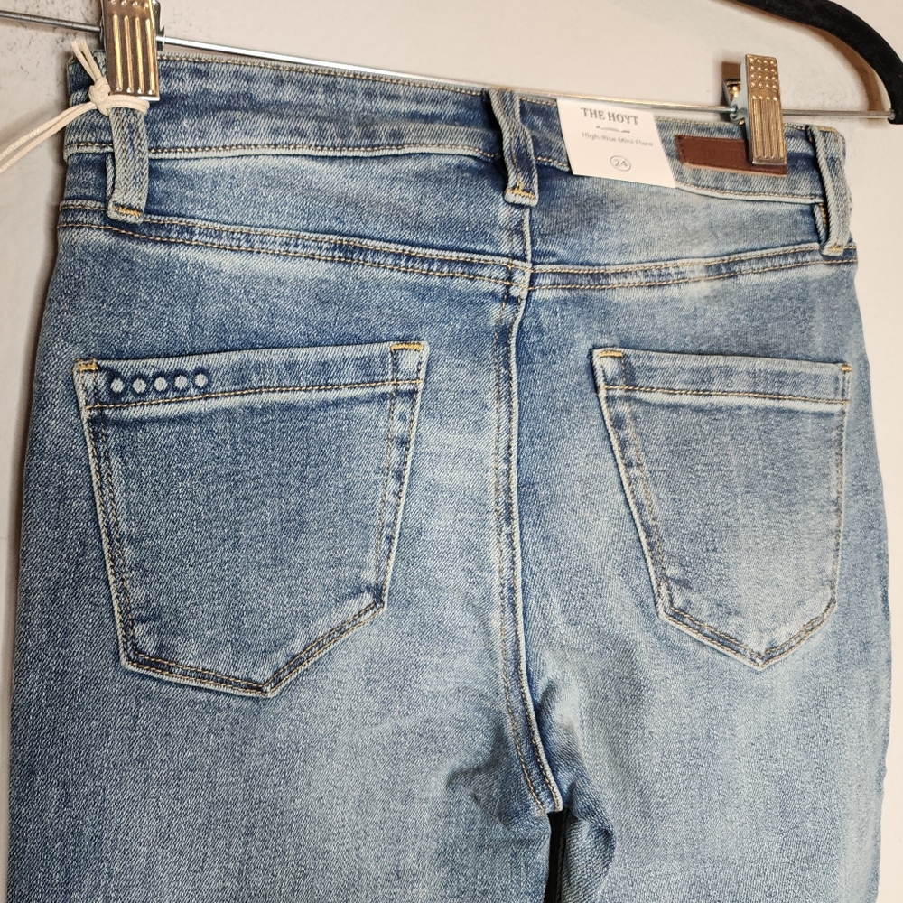 NWT Blank NYC Split Hem Mini Flare Hoyt Medium Wash Jeans Stretch Denim Size 24 - Picture 10 of 14